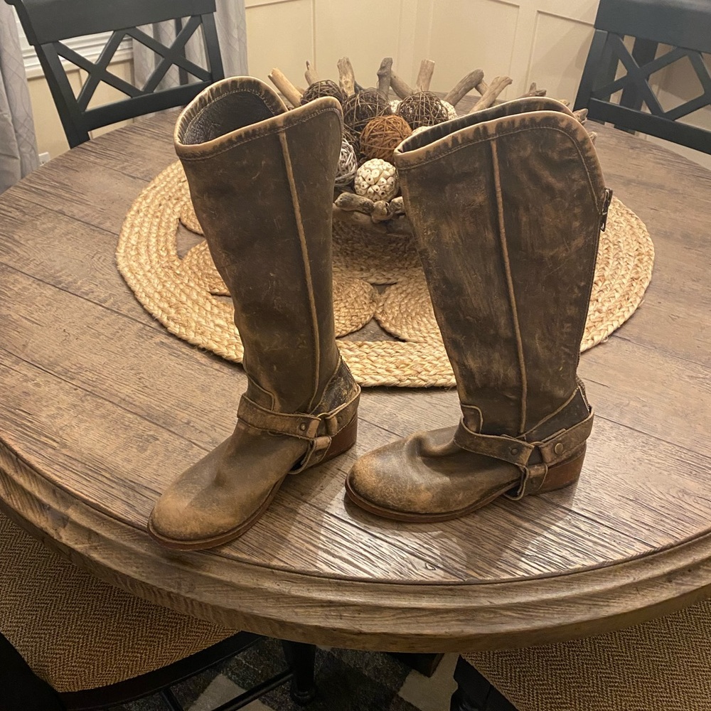 CORRAL distressed leather  boots